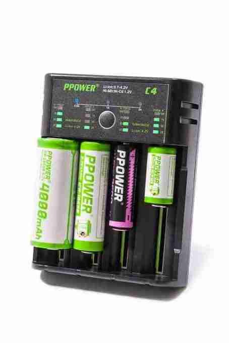 PPOWER C4 4槽通用電池充電器