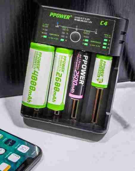 PPOWER C4 4槽通用電池充電器 - Image 3